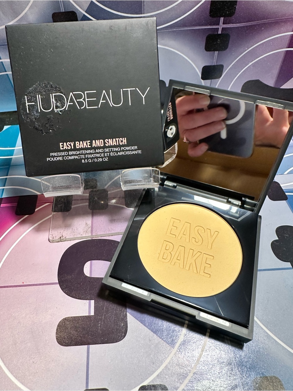 ⚡️HUDA BEAUTY EASY BAKE AND SNATCH BANANA BREAD brightening & setting powder